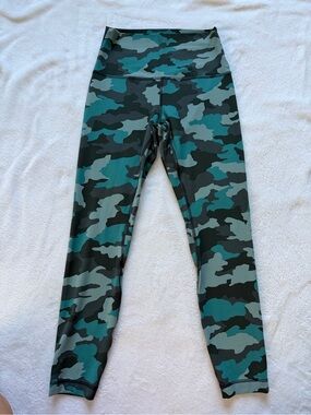Lululemon Wunder Train High Rise 25" Camo Leggings Size 6 Teal Green Black